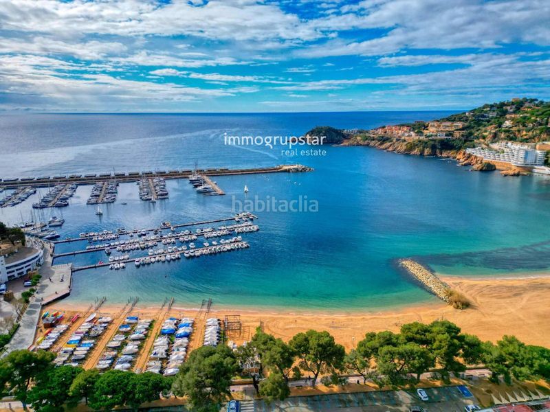 Foto d257b862-32ec-46f1-b16a-080639bc7011. Casa adossada amb calefacció aparcament a Eixample Sant Feliu de Guíxols