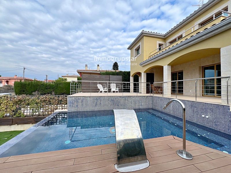 Foto 107ac135-4aef-4688-96e8-6c0029e4096e. Casa amb calefacció aparcament piscina a Castell d´Aro