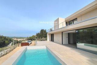 Xalet  Joaquim prats i carreras. Villa moderna con piscina y vistas en begur, a un paso del centr