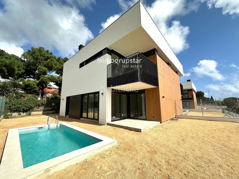 Foto b15c83a6-8332-4538-a035-8870f8d85c5a. Casa adossada amb calefacció aparcament piscina a Palamós