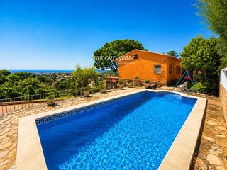Chalet  Avet. Chalet con vistas al mar y casa de invitados en calonge