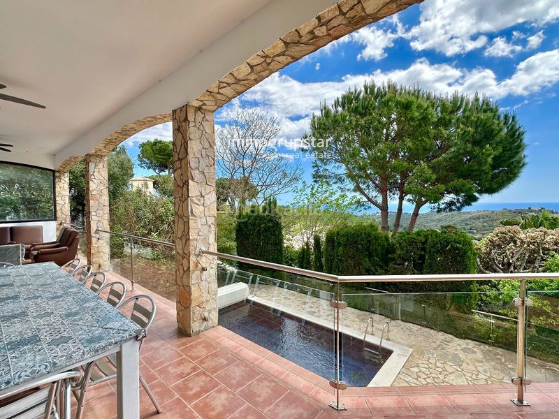Foto 4274a1aa-c512-4f5b-82c6-412029b5f471. Chalet elegante villa con piscina y vistas al mar platja daro en Platja d´Aro