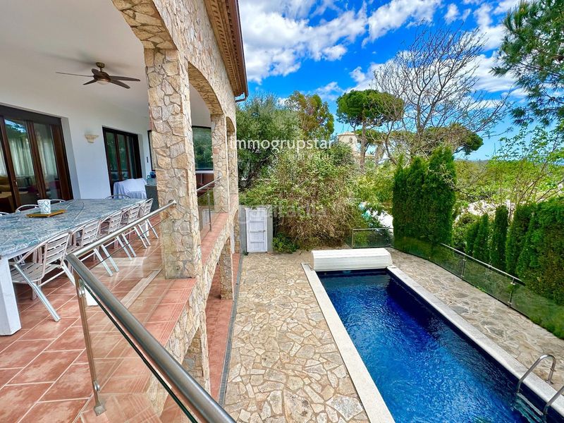 Foto 545efeab-b4dc-4ff4-97d7-b105a456b586. Chalet elegante villa con piscina y vistas al mar platja daro en Platja d´Aro