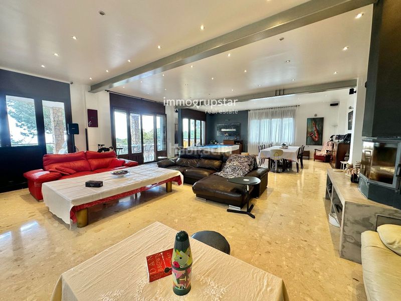Foto 56b5c1b5-dcee-4a83-bbdd-a31e18dc74be. Chalet elegante villa con piscina y vistas al mar platja daro en Platja d´Aro