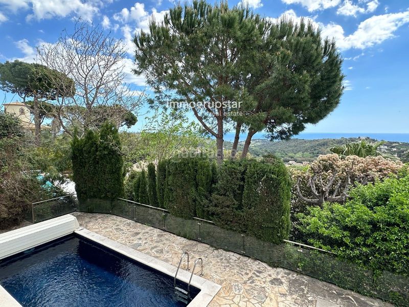 Foto f8c6c47a-65ca-4899-a680-e4081b80d315. Chalet elegante villa con piscina y vistas al mar platja daro en Platja d´Aro