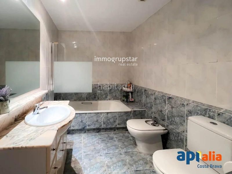 Foto 68d09a7a-3f9b-474a-8834-00795b71e181. Apartament amb calefacció aparcament a Eixample Sant Feliu de Guíxols