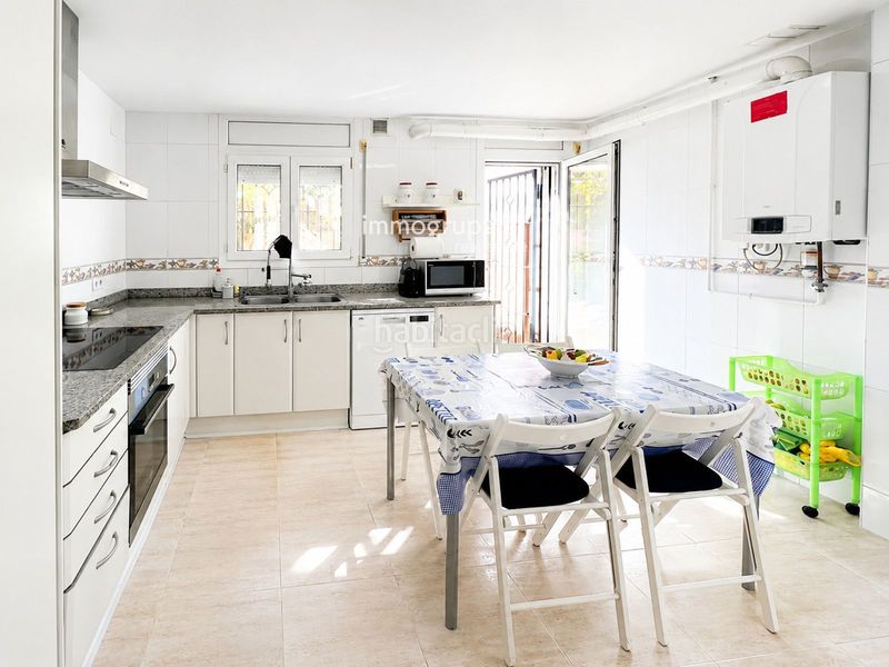 Foto 862f1284-c402-44f0-b4e8-8dfad60cbef3. Apartament amb calefacció aparcament a Eixample Sant Feliu de Guíxols