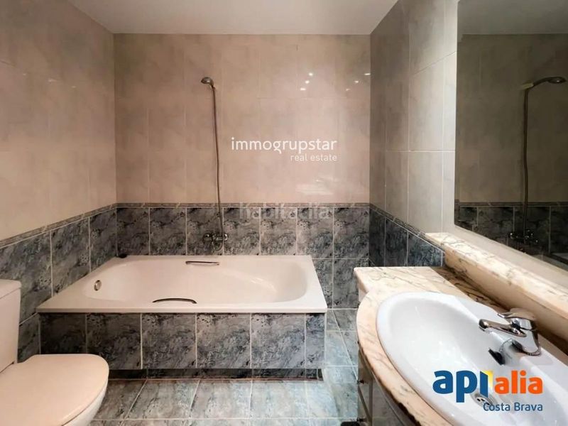 Foto 9fb609fa-8ce9-467d-8a87-af01fbc728d1. Apartament amb calefacció aparcament a Eixample Sant Feliu de Guíxols