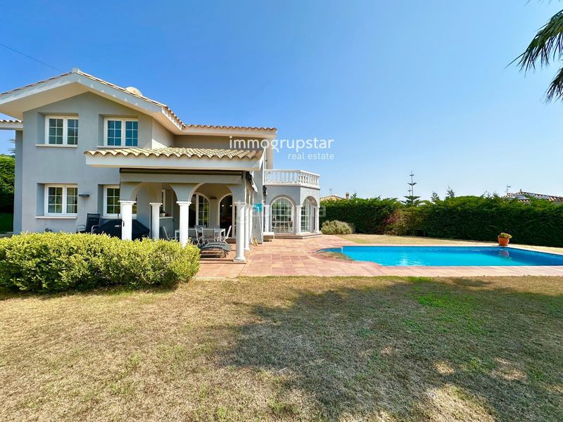 Foto bc0f0cd3-fded-4e53-9ac6-89859494c7d1. Xalet amb calefacció aparcament piscina a Cabanyes-Mas Ambrós-Mas Pallí Calonge