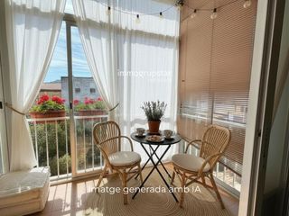 Etagenwohnung  De la sala. Piso luminoso de 4 habitaciones con dos balcones y doble orienta