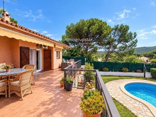 Chalet in Avenida Mas Ambros