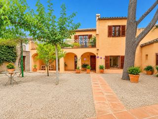 Casa  Anselm clave. Casa rústica casa de campo en calonge con patio, terraza y garaj