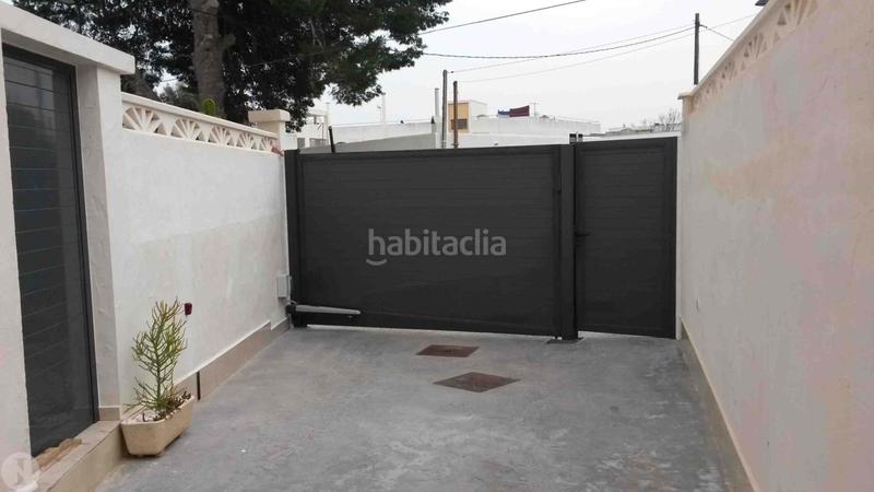 Foto 0ca2ef94-0859-44ba-b0d7-650c8901a7a8. Edifici a Ses Figueretes - Platja d'en Bossa - Cas Serres Ibiza