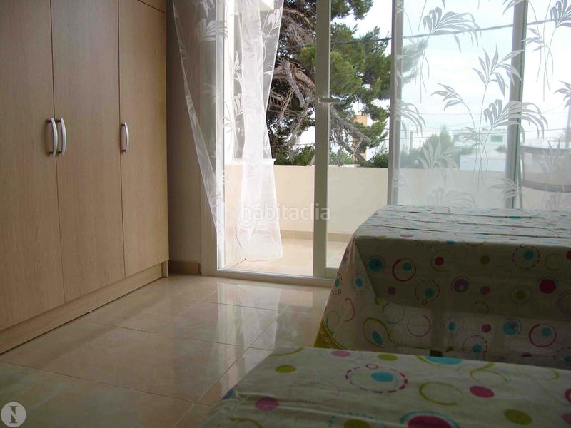 Foto a2e941b4-f0f4-4cb8-91c0-b2069f4c6d52. Edifici a Ses Figueretes - Platja d'en Bossa - Cas Serres Ibiza