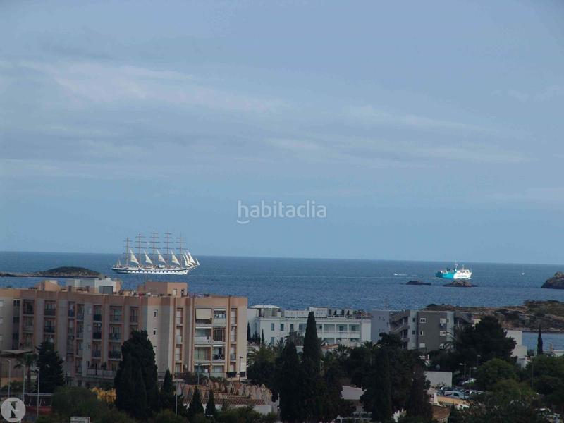 Foto d3c51ea9-d80e-4e3e-bebe-8566f085912c. Edifici a Ses Figueretes - Platja d'en Bossa - Cas Serres Ibiza