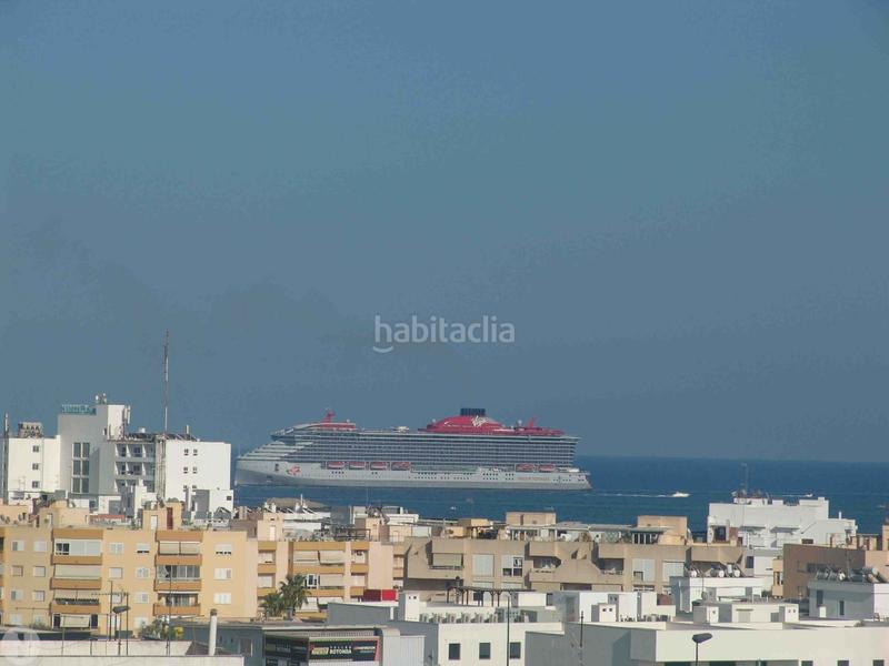 Foto d3fb603d-5536-4b2e-9a9f-1f38d5570eac. Edifici a Ses Figueretes - Platja d'en Bossa - Cas Serres Ibiza