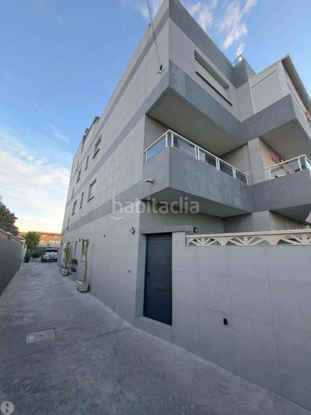 Foto df5311d7-2b99-4aac-b127-1e0c4a68c5b6. Edifici a Ses Figueretes - Platja d'en Bossa - Cas Serres Ibiza