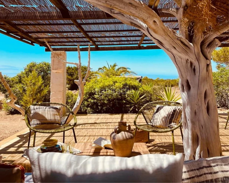 Foto afce0304-4ade-4ce5-abd3-93083a2896a9. Casa amb piscina a Formentera