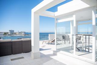 Àtic  Apartamento  calle guipuxcoa -
cala de bou
sant josep de sa ta. Impresionante ático frente al mar de 3 dormitorios con gran terr