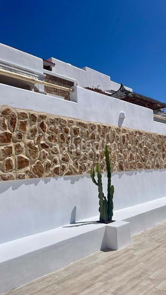 Foto 2e434790-92ba-4fd7-b290-75f88ce8a70a. Maison jumelée avec piscine dans Cala Vedella-Cala Tarida Sant Josep de sa Talaia