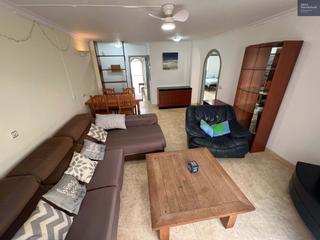 Appartamento  Calle formentera. Este luminoso y bien cuidado apartamento de tres dormitorios se