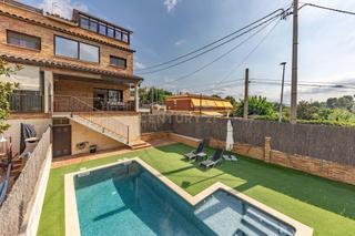 Casa in Carrer d'alfons viii, 24, sant vicenç dels horts, spain