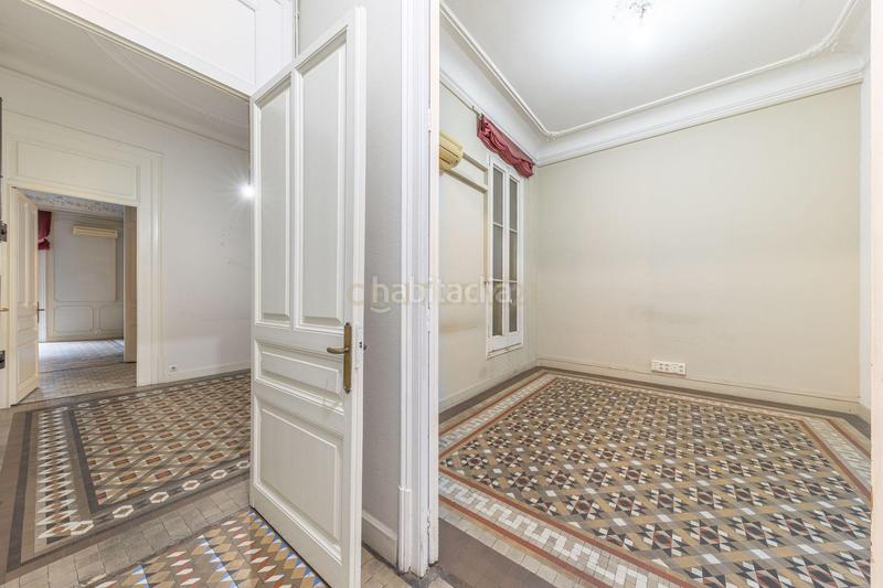 Foto a49e4c77-c015-4abe-9e88-2177c92e3d93. Lloguer local comercial a provença 286 a Dreta de l´Eixample Barcelona