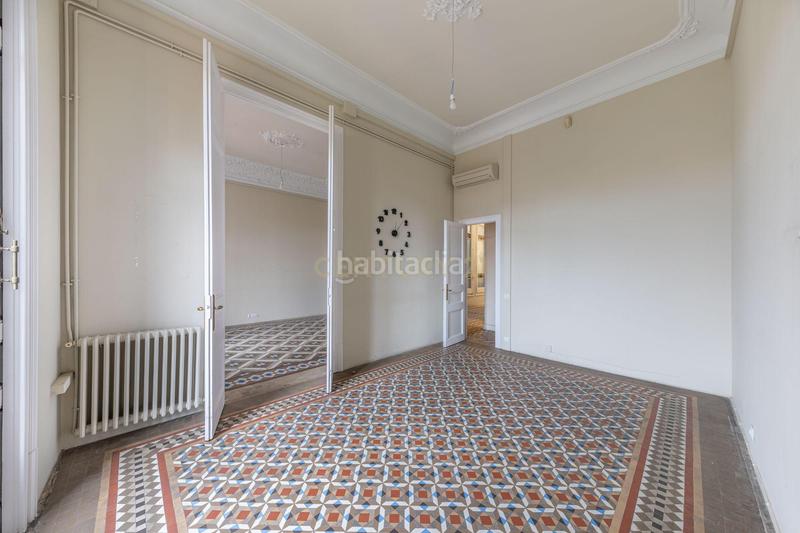 Foto ae4802be-8d7f-4dd3-a71c-e4632889af07. Lloguer local comercial a provença 286 a Dreta de l´Eixample Barcelona