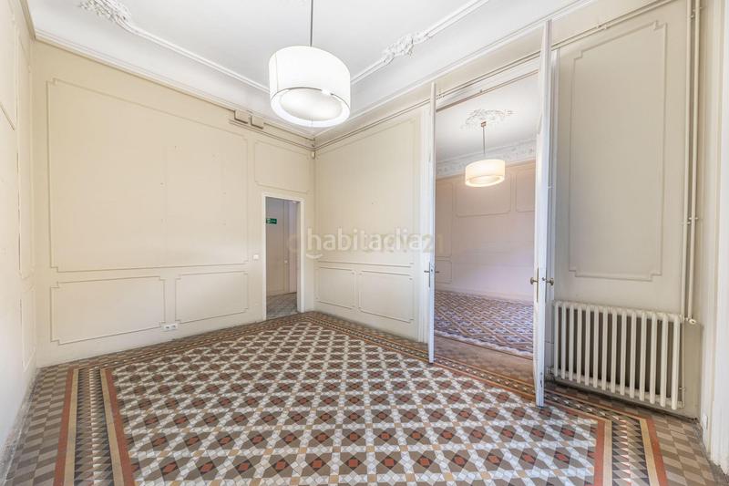 Foto d28d2ebd-7c1f-4304-8a77-3caaff59b747. Lloguer local comercial a provença 286 a Dreta de l´Eixample Barcelona