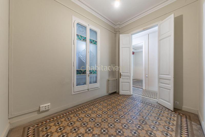 Foto d9536f0f-e9e4-4f55-ab4e-267afcdf57d9. Lloguer local comercial a provença 286 a Dreta de l´Eixample Barcelona