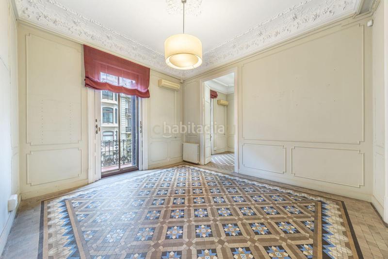 Foto f916879f-0921-4024-a058-136399b59f93. Lloguer local comercial a provença 286 a Dreta de l´Eixample Barcelona