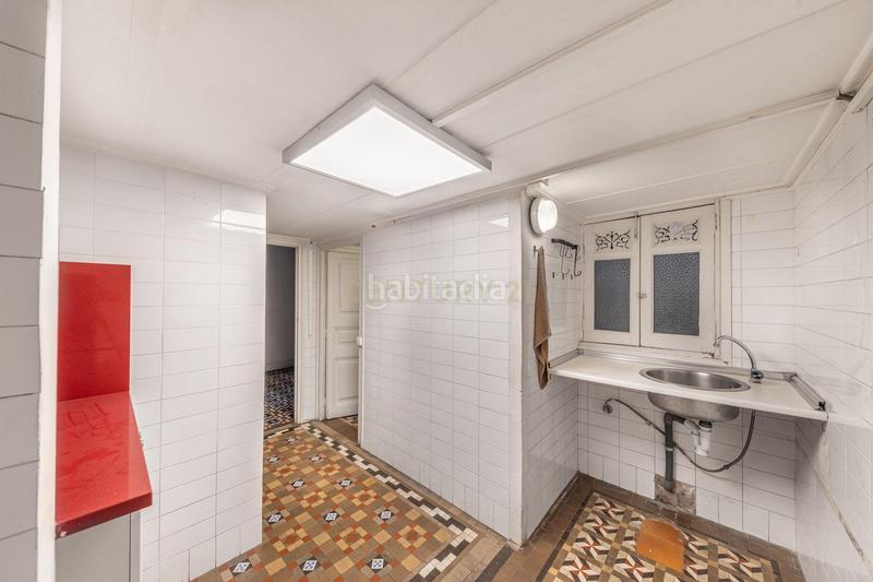 Foto fb3f0e2c-b6d5-4954-9284-db2f516aba7e. Lloguer local comercial a provença 286 a Dreta de l´Eixample Barcelona