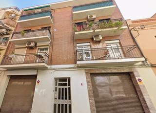 Appartement à Carrer de catalunya, 16, el prat de llobregat, spain. Piso ocupado  rentabilidad bruta 4,8 por cobro prestación