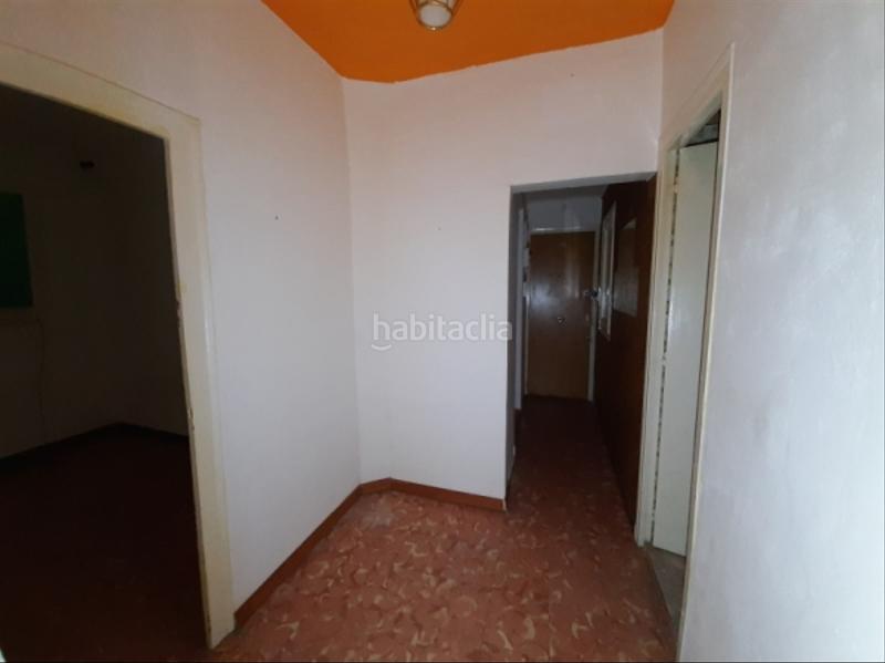 Foto c022f512-0dab-4e8d-9cd7-e010d9d1bb8c. Apartament a calle cantarell 4 escalera 1 planta 3 puerta 1 a Manresa