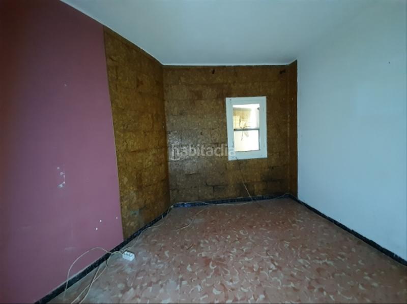Foto a984f51f-36ea-41d5-a978-c631cff1a4e4. Appartement dans calle cantarell 4 escalera 1 planta 3 puerta 1 dans Manresa