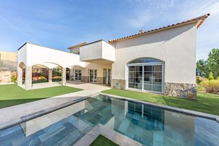 House in Cl eres de les 30torrelavit (barcelona). Espectacular casa en venta en torrelavit