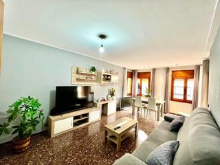 Maison  Cl garcia lorca 6 girona (girona) 6. Casa para dos familias  gran garaje  derecho de vuelo en girona