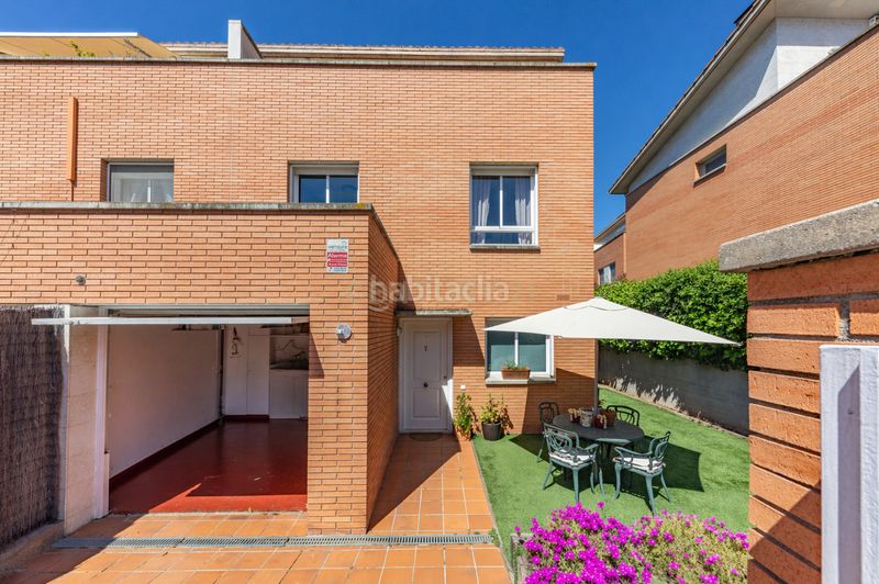 Foto 54cdf9e2-7796-491d-ae33-2fd92fefc6cd. Semi detached house in carrer d'ordal in Mira-sol Sant Cugat del Vallès