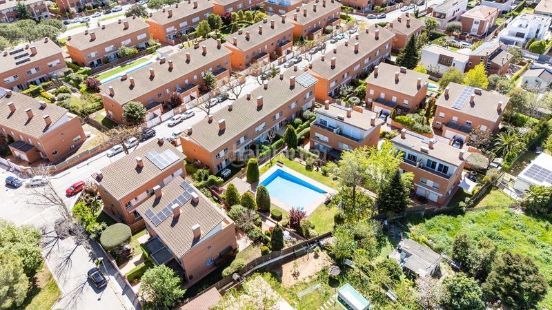 Foto c4d71f3b-09e2-48a2-ac41-5cf5f606352b. Semi detached house in carrer d'ordal in Mira-sol Sant Cugat del Vallès
