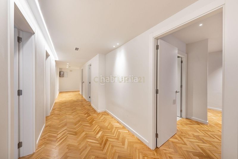 Foto a755391b-4cd7-43db-b55b-cfd7536be7b5. Etagenwohnung in carrer de johann sebastian bach in Barcelona