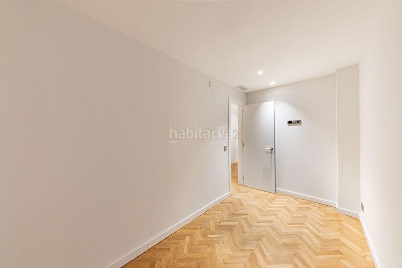 Foto c391d206-8c86-49b1-95eb-5ce9b50b2878. Etagenwohnung in carrer de johann sebastian bach in Barcelona