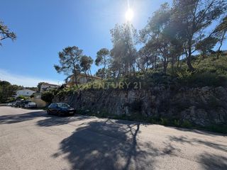 Wohngrundstück in Cl pau 9 n2-11 parcela 190-191 canyelles (barcelona). Parcela urbana en vora sitges con gran potencial y excelente ori