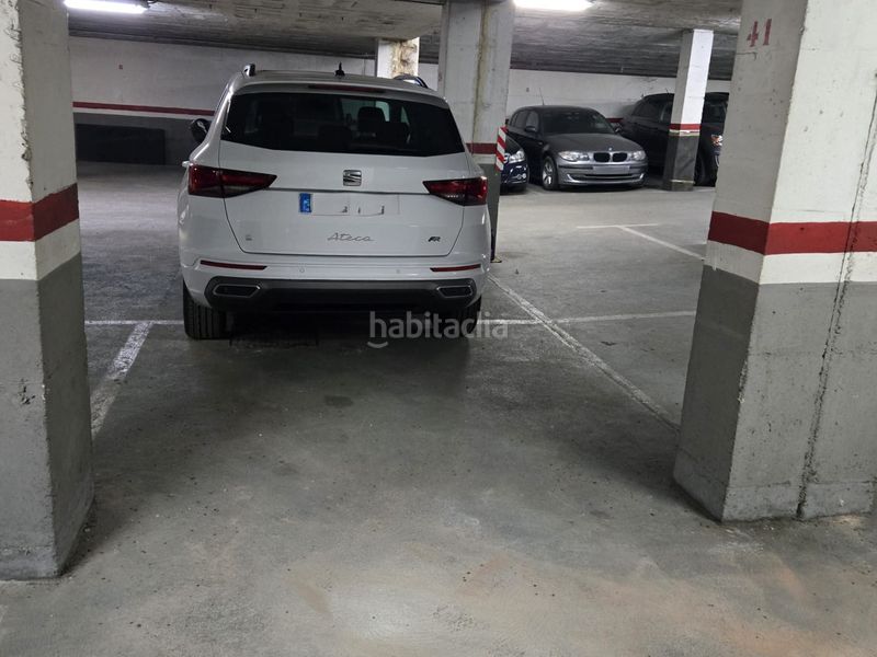 Foto a3e70e7c-9a54-4b3d-a98b-cc20d30f3fad. Aparcament cotxe a barcelona a Poble Sec Igualada