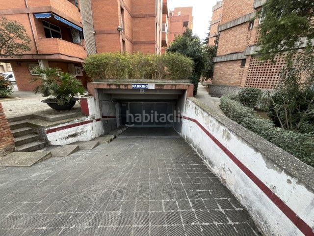 Foto a5776635-1cba-4963-b8ca-1b161db3d100. Aparcament cotxe a barcelona a Poble Sec Igualada