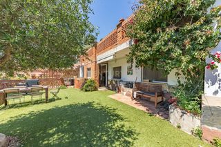 Casa en Carrer sant francesc d'assís, 35, sant cugat del vallès, spain. Casa independiente en venta en sant cugat del vallès