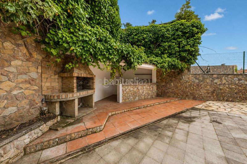 Foto 6549455a-88f7-40e0-b925-507d37cc55d7. Casa amb aparcament piscina a Aiguaviva Parc Vidreres