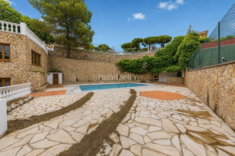 Foto ac07fcfb-3fff-4f76-af53-085dfefae050. Casa amb aparcament piscina a Aiguaviva Parc Vidreres