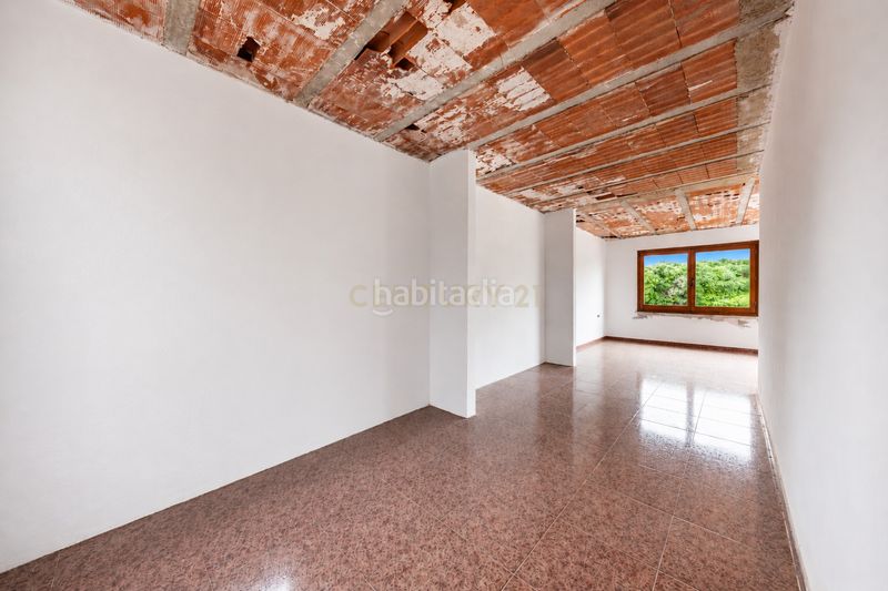 Foto b3c64ed2-3475-43fe-b1a3-38bbd8903acf. Casa amb aparcament piscina a Aiguaviva Parc Vidreres