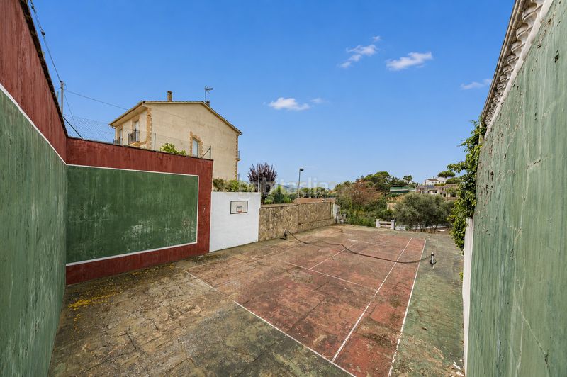 Foto c777e266-3466-49c9-9ae2-f4d265557d22. Casa amb aparcament piscina a Aiguaviva Parc Vidreres