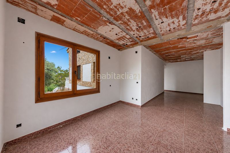 Foto d9e28b7c-5dfc-4f46-949a-5667f1e3e851. Casa amb aparcament piscina a Aiguaviva Parc Vidreres
